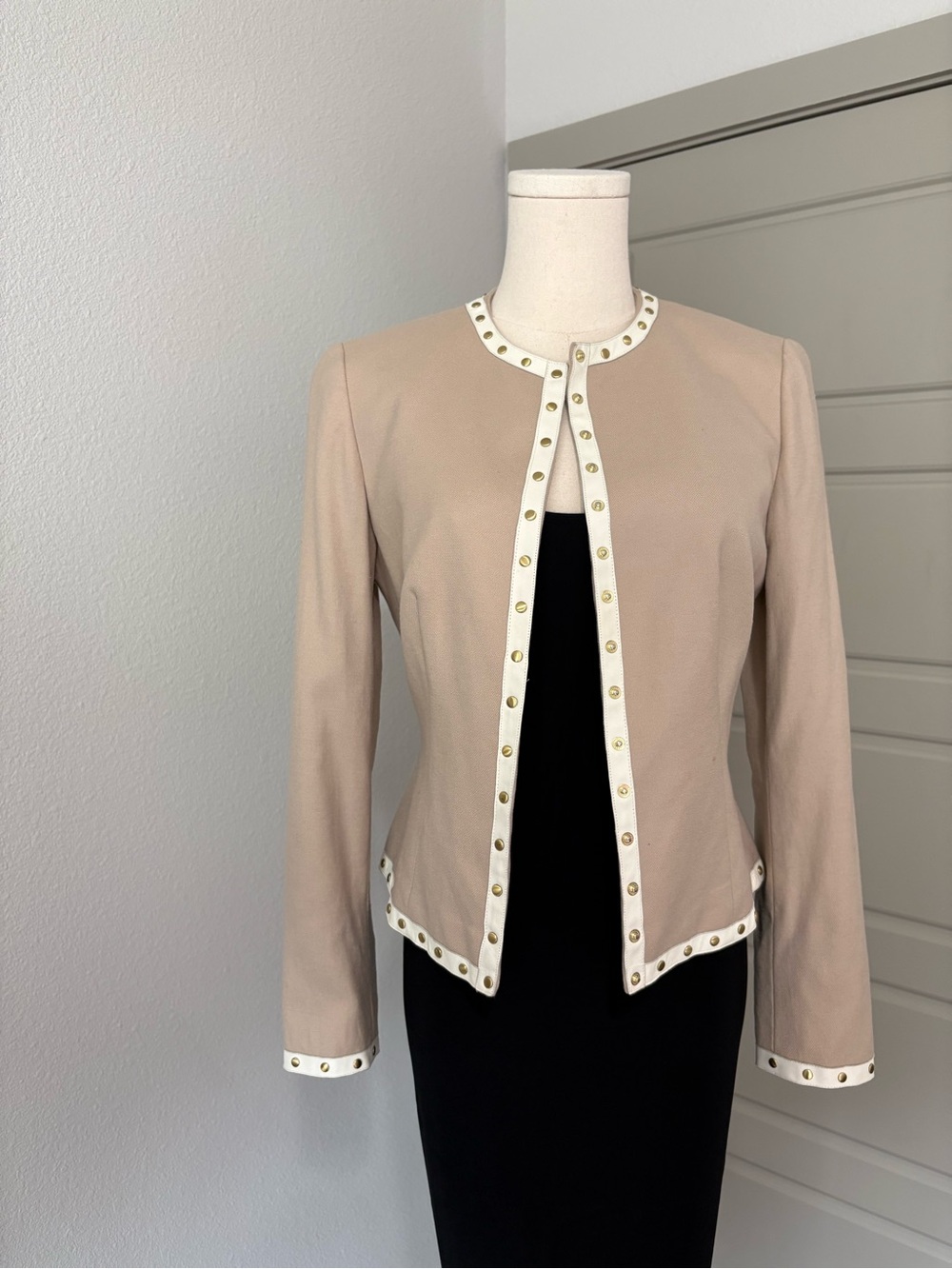 Wool Blend Worth Tan Jacket Cream Leather and Gold Stud Trim GENEROUS SIZE 2